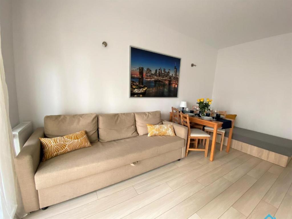 Milky Apartment With Balcony - 3 Km To Baltic Sea Gdańsk Buitenkant foto